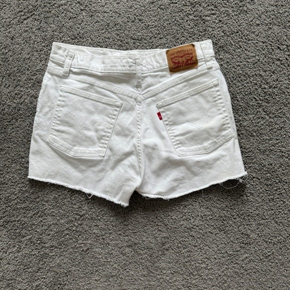 Levi's 501 High Waisted Shorts - Picture 3 of 3